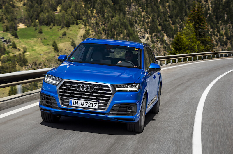 Audi Q7 - niebieski