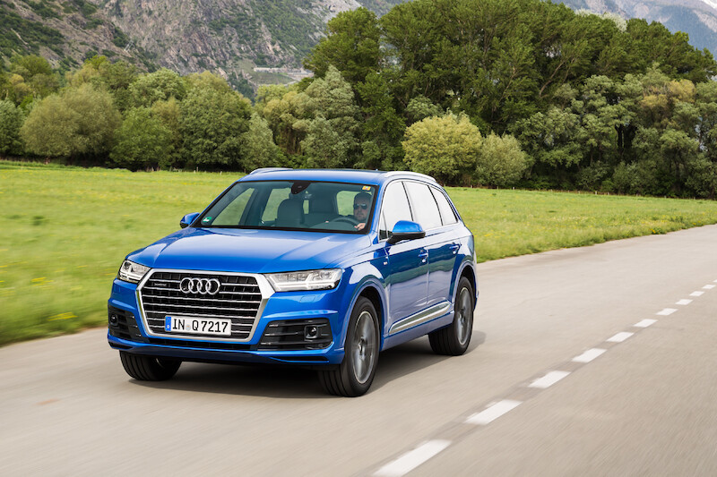 Audi Q7 - niebieski