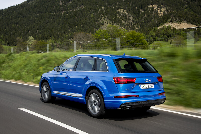 Audi Q7 - niebieski