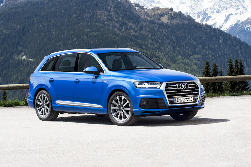 Audi Q7 - niebieski