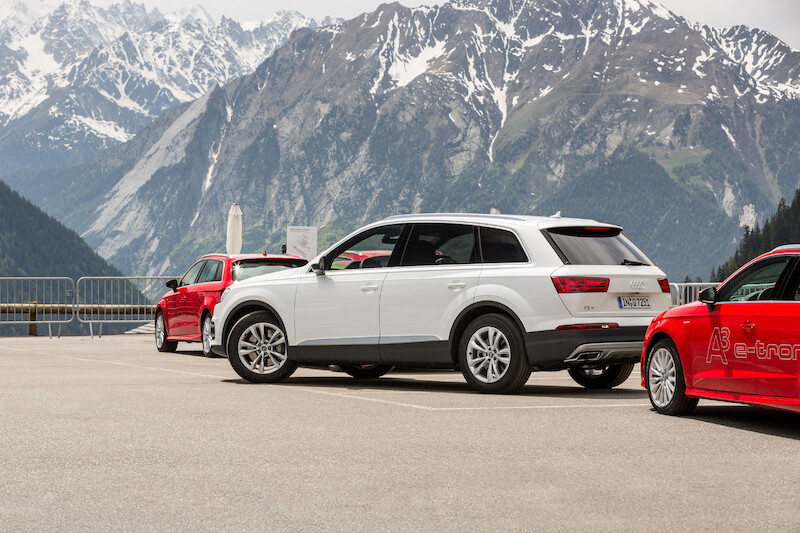 Audi Q7 - systemy wspomagające - język angielski