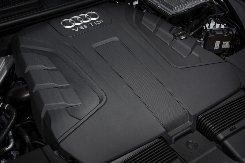 Audi Q7 - szary Daytona