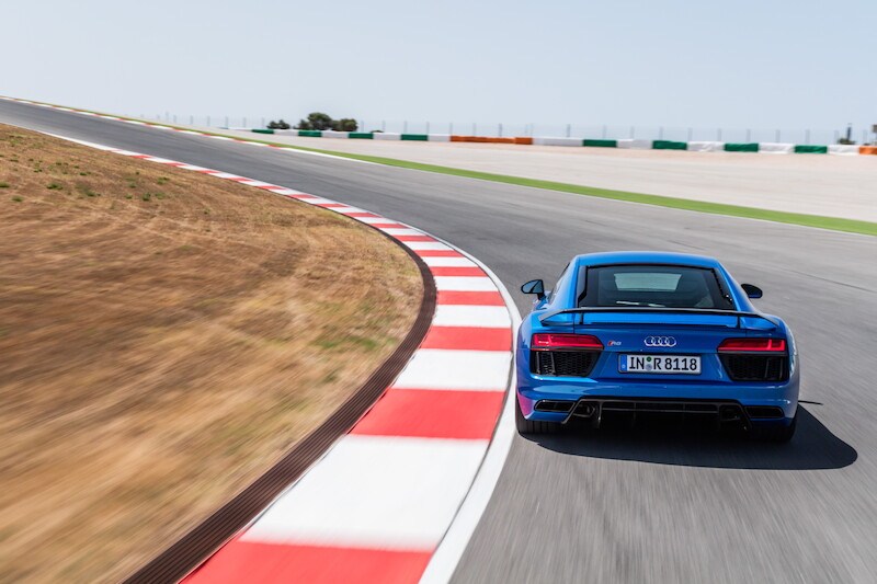 Audi R8 V10 Plus - niebieski Ara