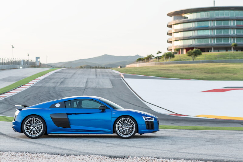 Audi R8 V10 Plus - niebieski Ara