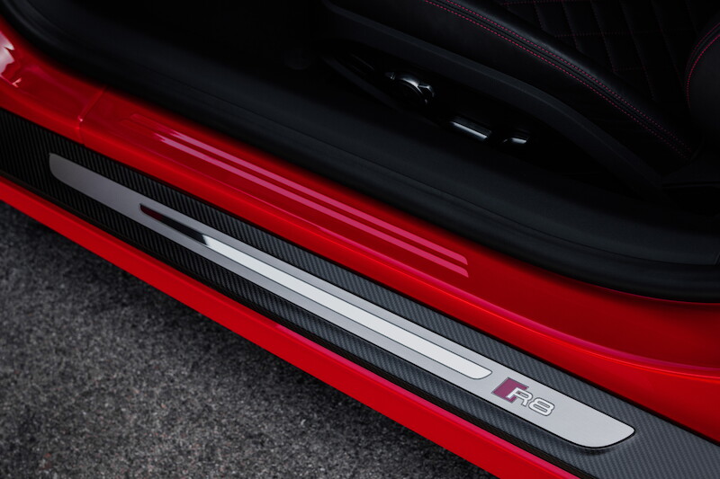 Audi R8 V10 Plus - czerwony Dynamit