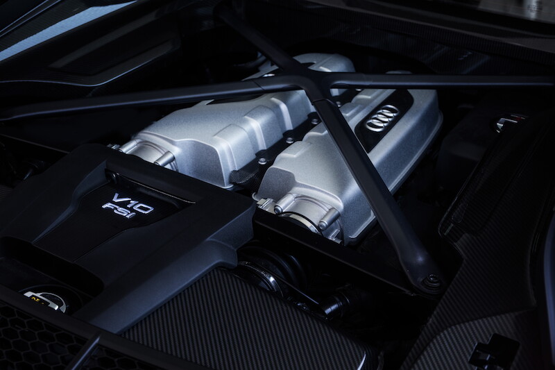 Audi R8 V10 Plus - czerwony Dynamit