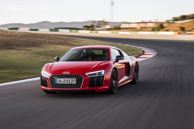 Audi R8 V10 Plus - czerwony Dynamit