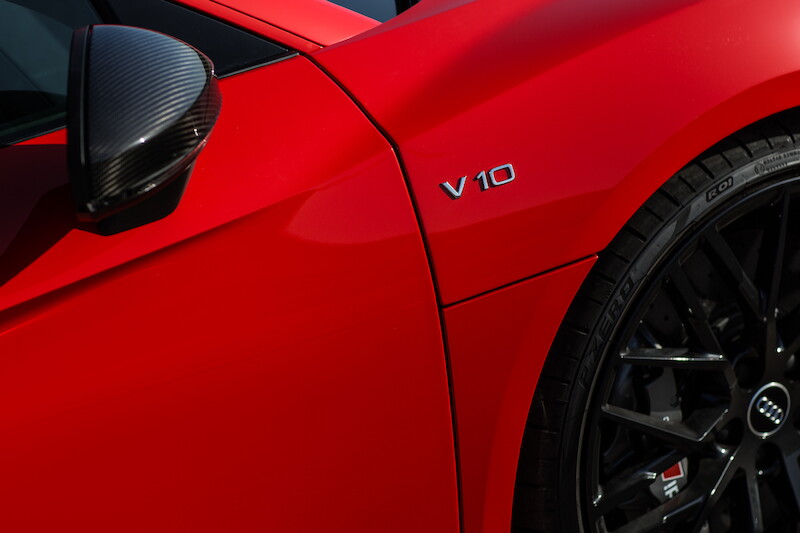 Audi R8 V10 Plus - czerwony Dynamit