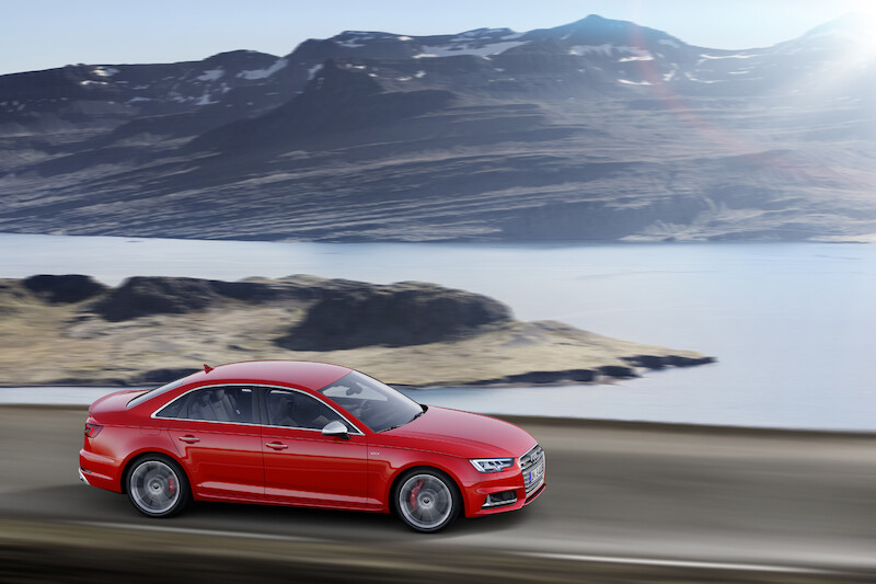 Sportowe i technicznie zaawansowane: nowe Audi S4 i S4 Avant