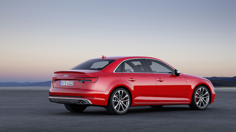 Sportowe i technicznie zaawansowane: nowe Audi S4 i S4 Avant