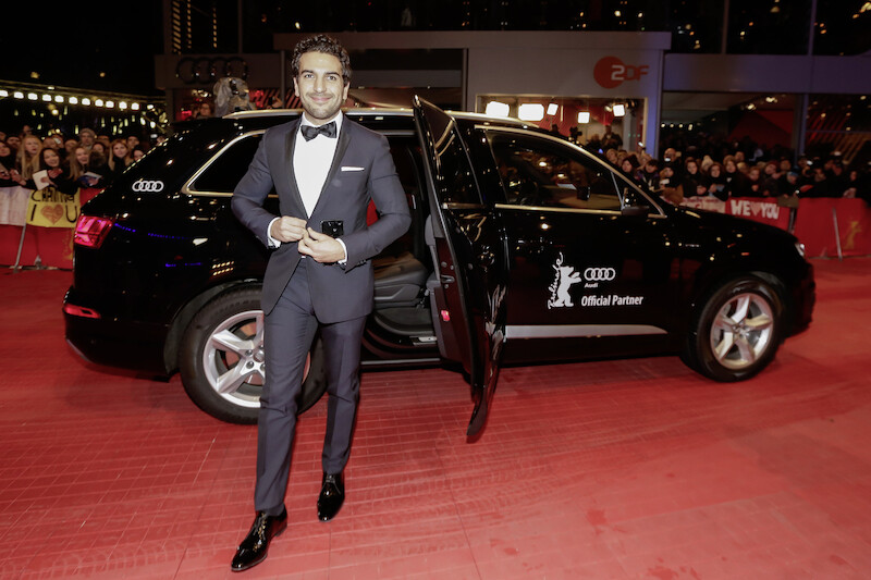 Elektryzujący przejazd: bezemisyjne Audi wprowadza gwiazdy w światła reflektorów