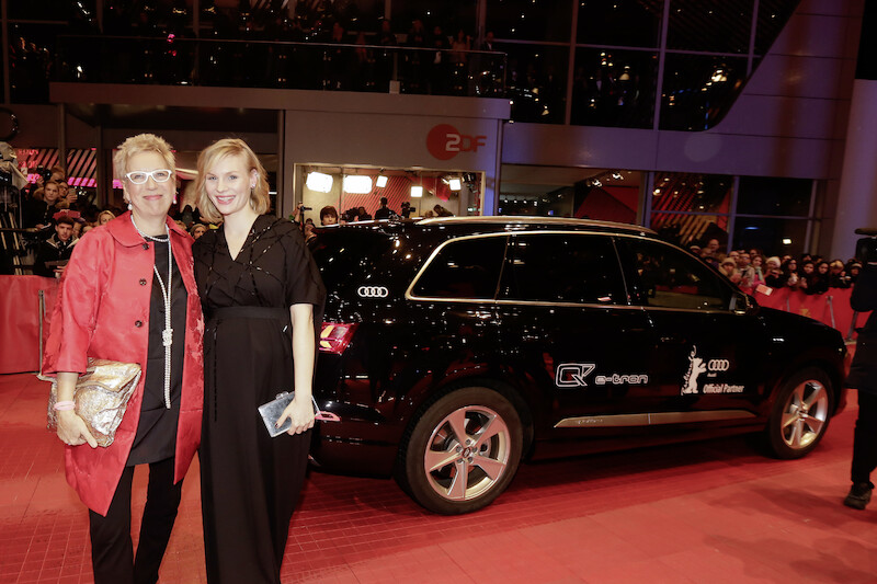 Elektryzujący przejazd: bezemisyjne Audi wprowadza gwiazdy w światła reflektorów