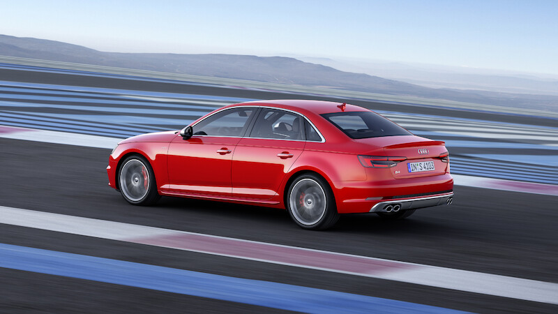 Na czele konkurencyjnej stawki - nowe Audi S4 i S4 Avant
