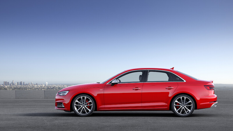 Na czele konkurencyjnej stawki - nowe Audi S4 i S4 Avant