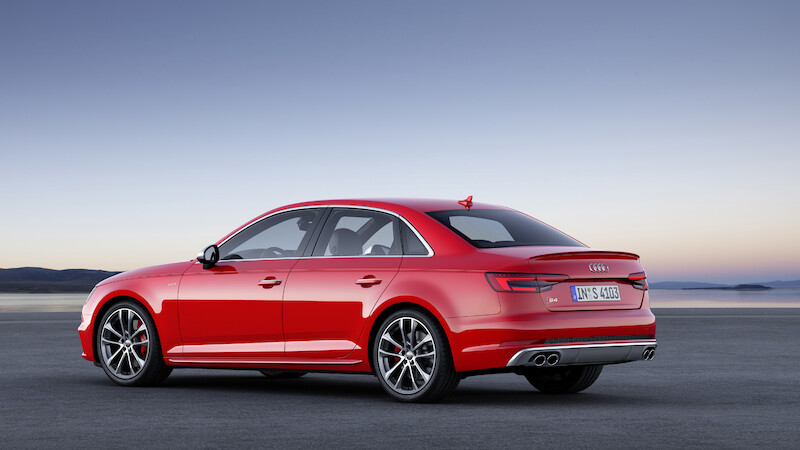 Na czele konkurencyjnej stawki - nowe Audi S4 i S4 Avant
