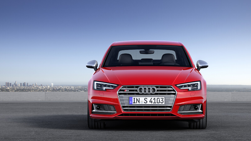 Na czele konkurencyjnej stawki - nowe Audi S4 i S4 Avant