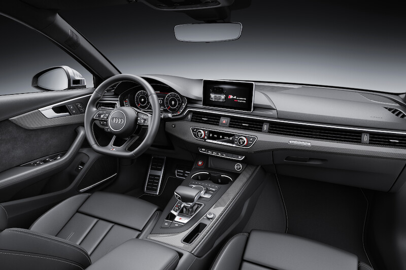 Na czele konkurencyjnej stawki - nowe Audi S4 i S4 Avant