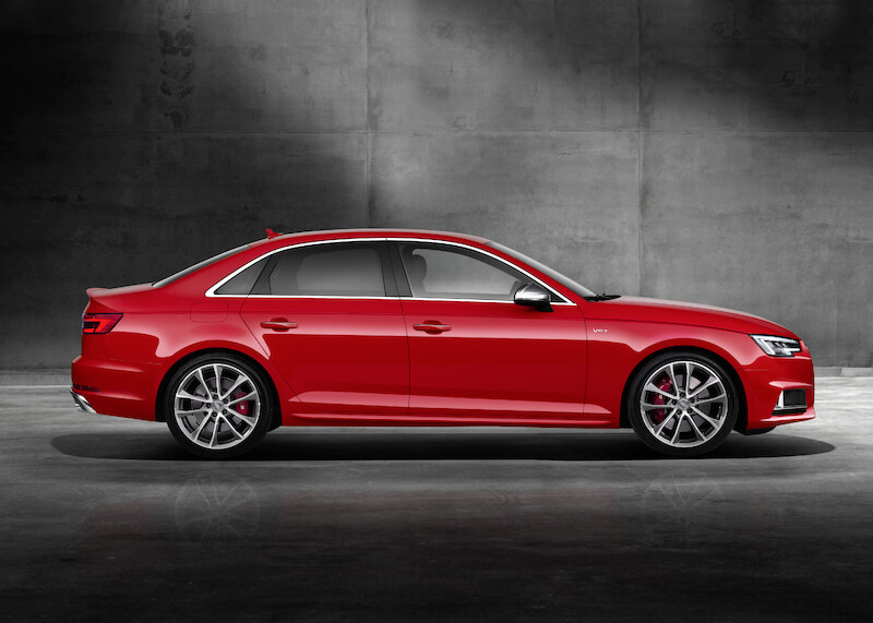 Na czele konkurencyjnej stawki - nowe Audi S4 i S4 Avant