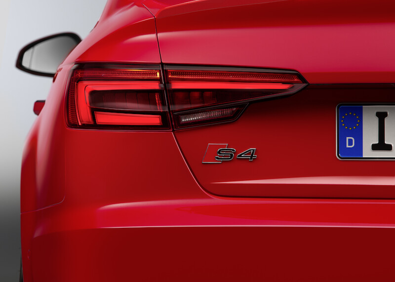 Na czele konkurencyjnej stawki - nowe Audi S4 i S4 Avant