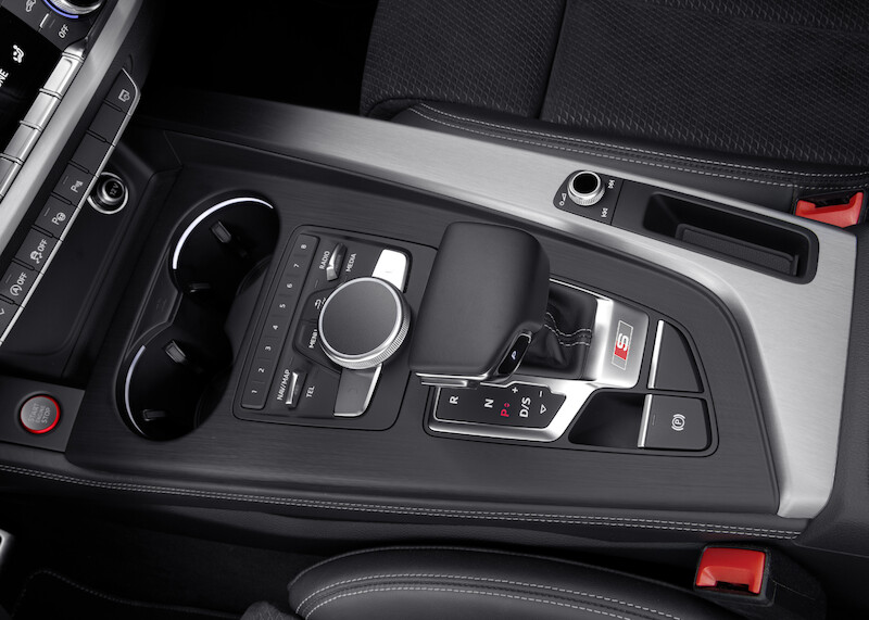 Na czele konkurencyjnej stawki - nowe Audi S4 i S4 Avant