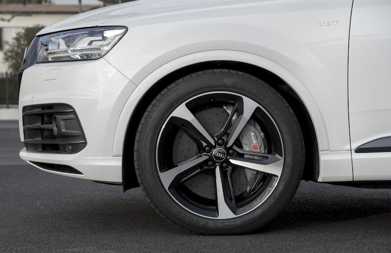 Audi SQ7 - biały Tofana