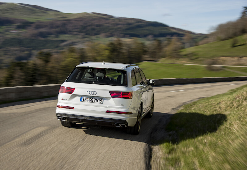 Audi SQ7 - biały Tofana