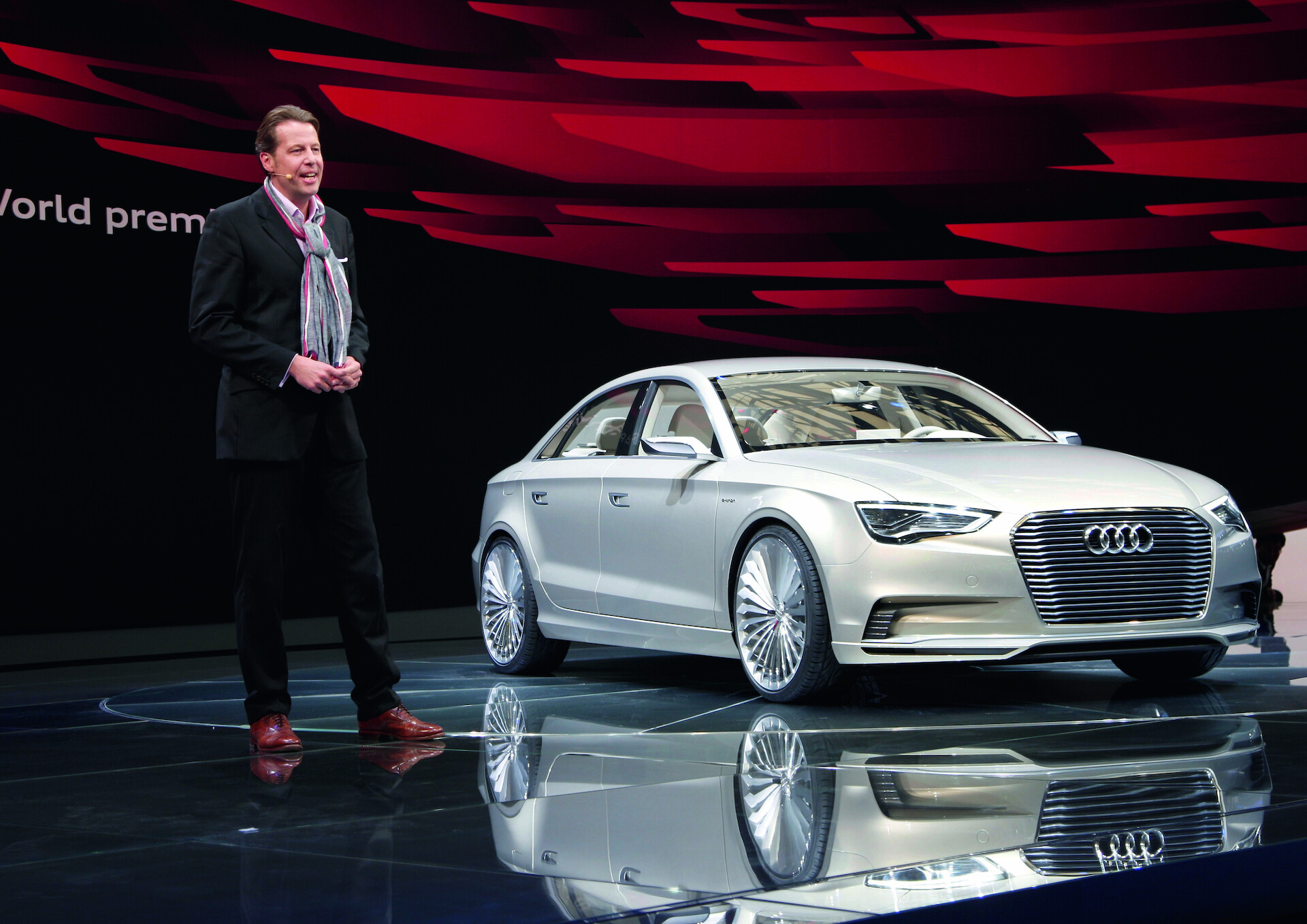 Zaawansowana technika
- model studyjny Audi A3 e-tron concept
