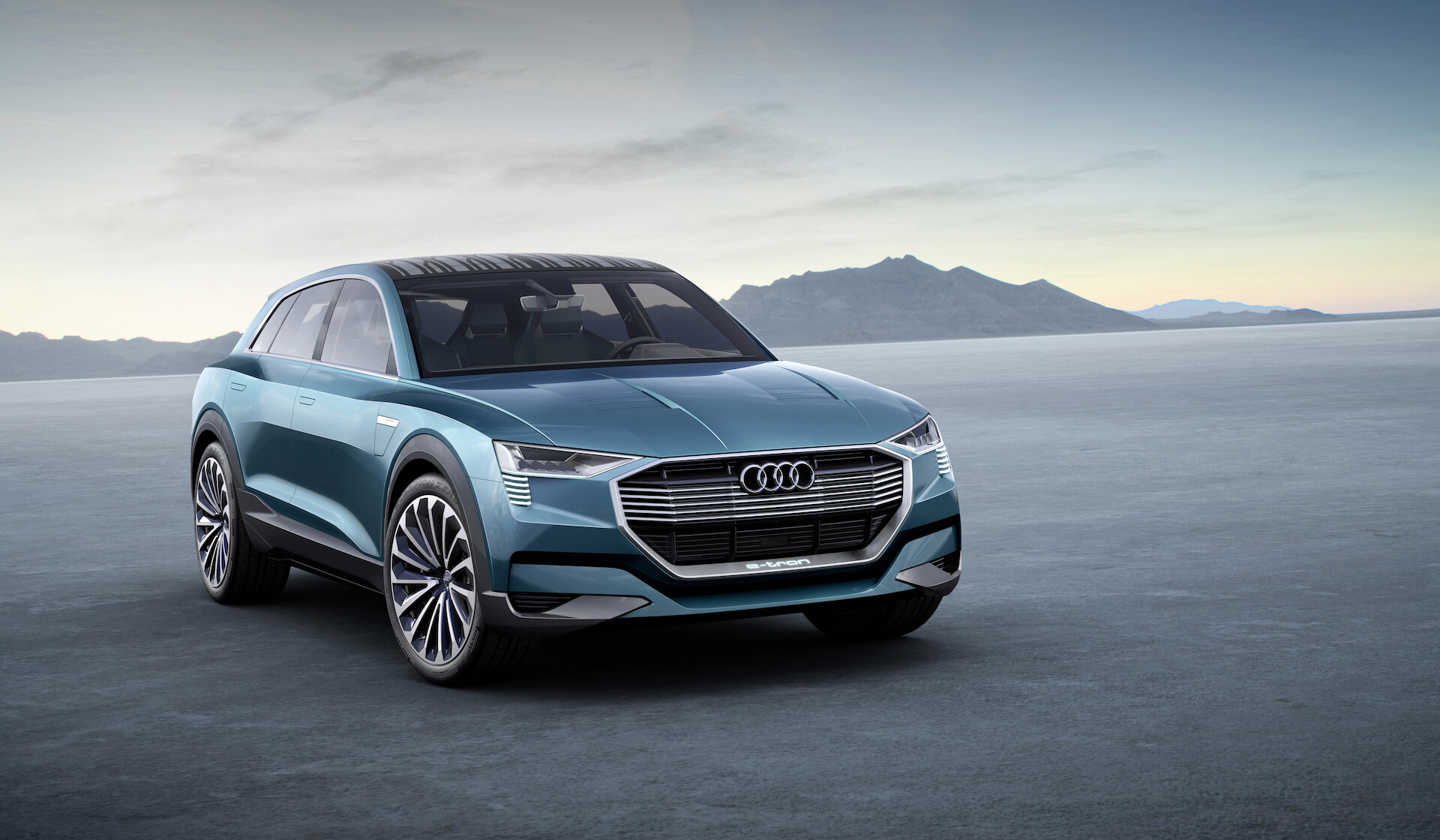 Audi e-tron quattro concept: Radość bezkompromisowej elektrycznej jazdy