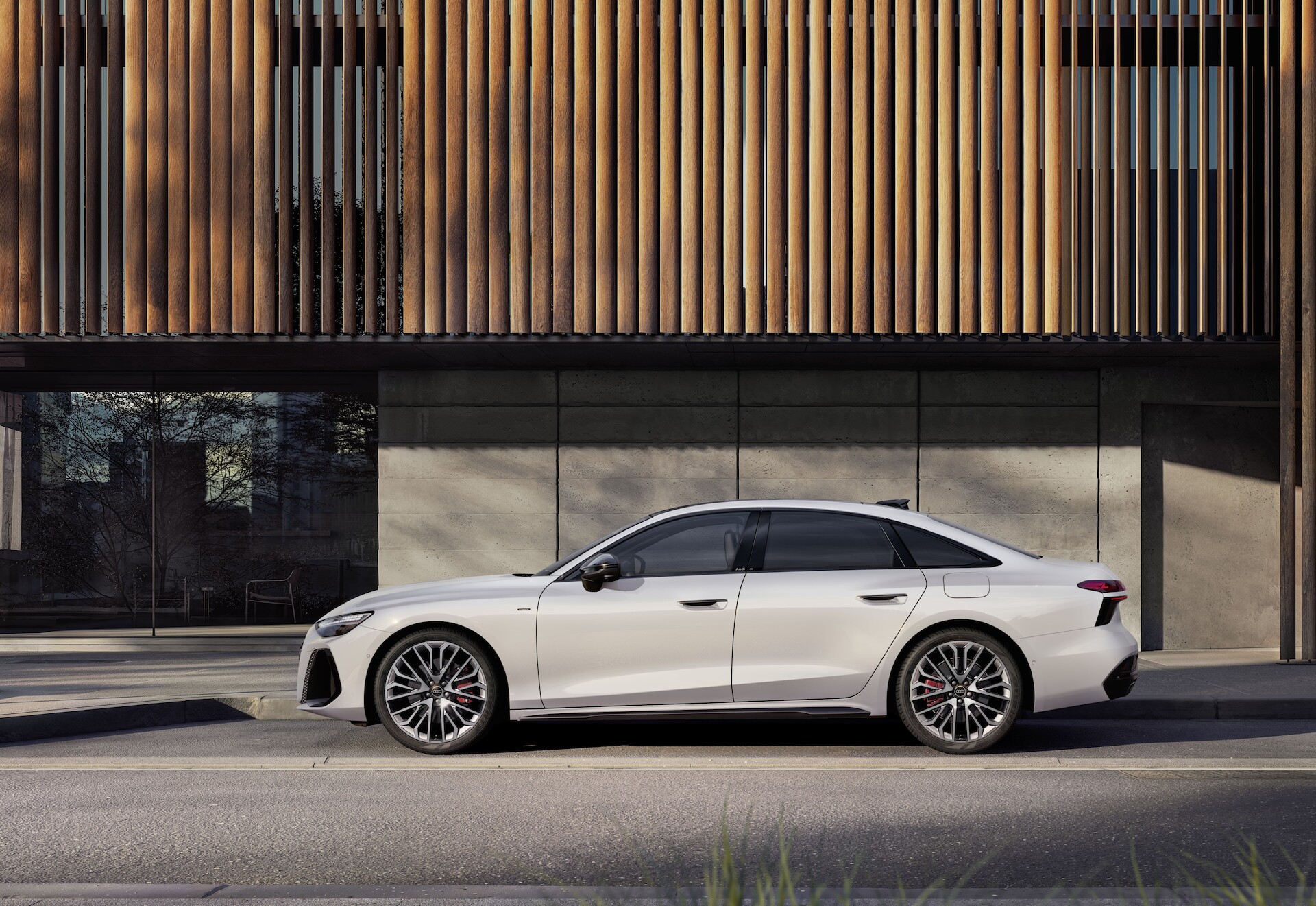 Sportowy charakter i maksymalna wydajność: nowe Audi A6 e-hybrid debiutuje w Polsce