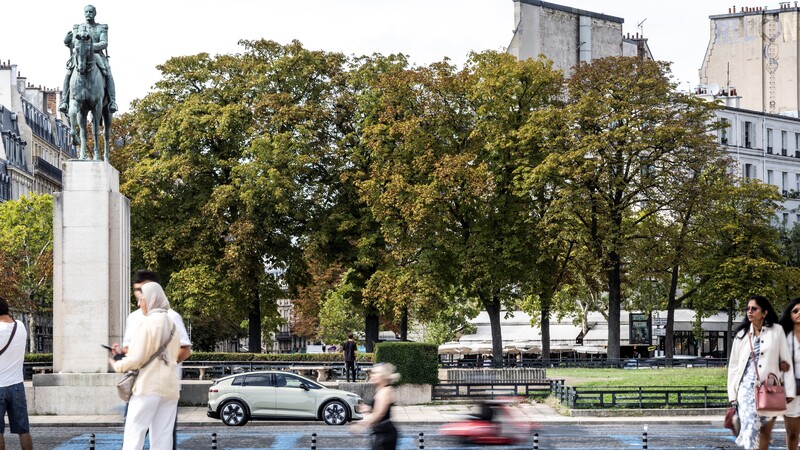 Audi A2 e-tron na targach motoryzacyjnych w Paryżu: efektywna elektromobilność dla Europy